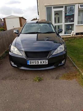 Lexus is 220d 